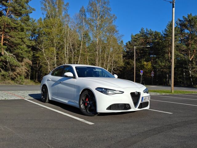 2016 Alfa Romeo Giulia, Estónsko — foto 1