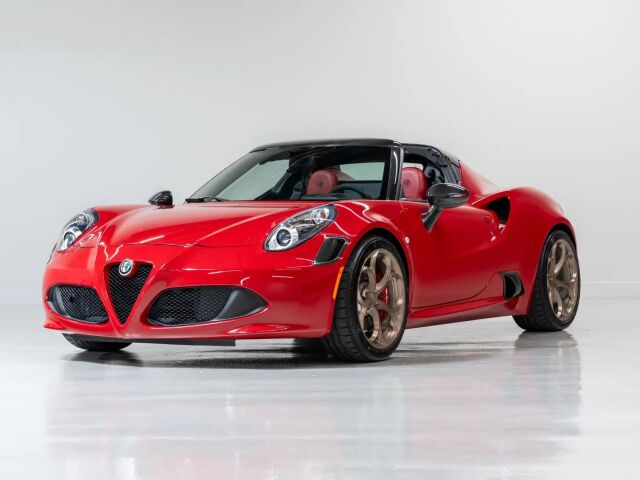 2018 Alfa Romeo 4C, Estónsko — foto 1