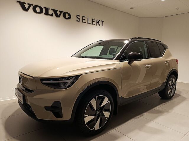 2025 Volvo EX40, Estónsko — foto 1