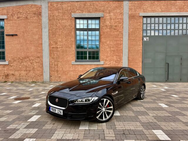 2016 Jaguar XE, Estónsko — foto 1