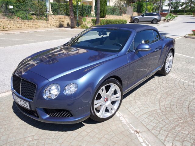 2013 Bentley Continental GTC, Estónsko — foto 1