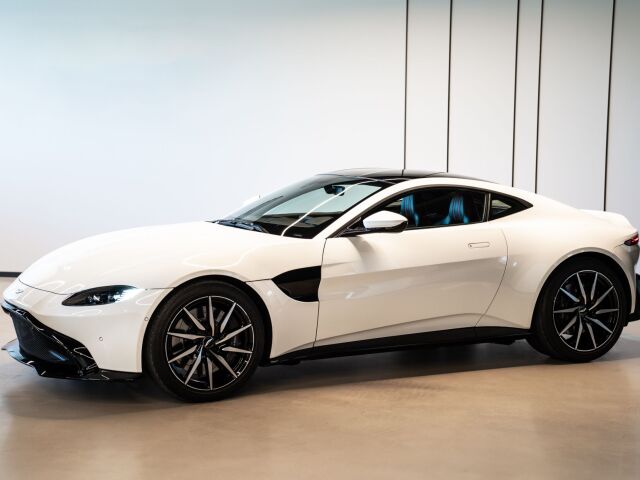 2019 Aston Martin Vantage, Estónsko — foto 1