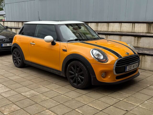 2015 MINI Cooper, Estónsko — foto 1