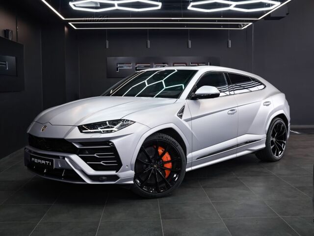 2023 Lamborghini Urus, Estónsko — foto 1