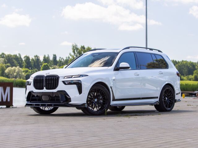 2025 BMW X7, Estónsko — foto 1
