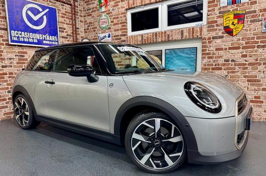 2024 MINI, Luxembursko — foto 1