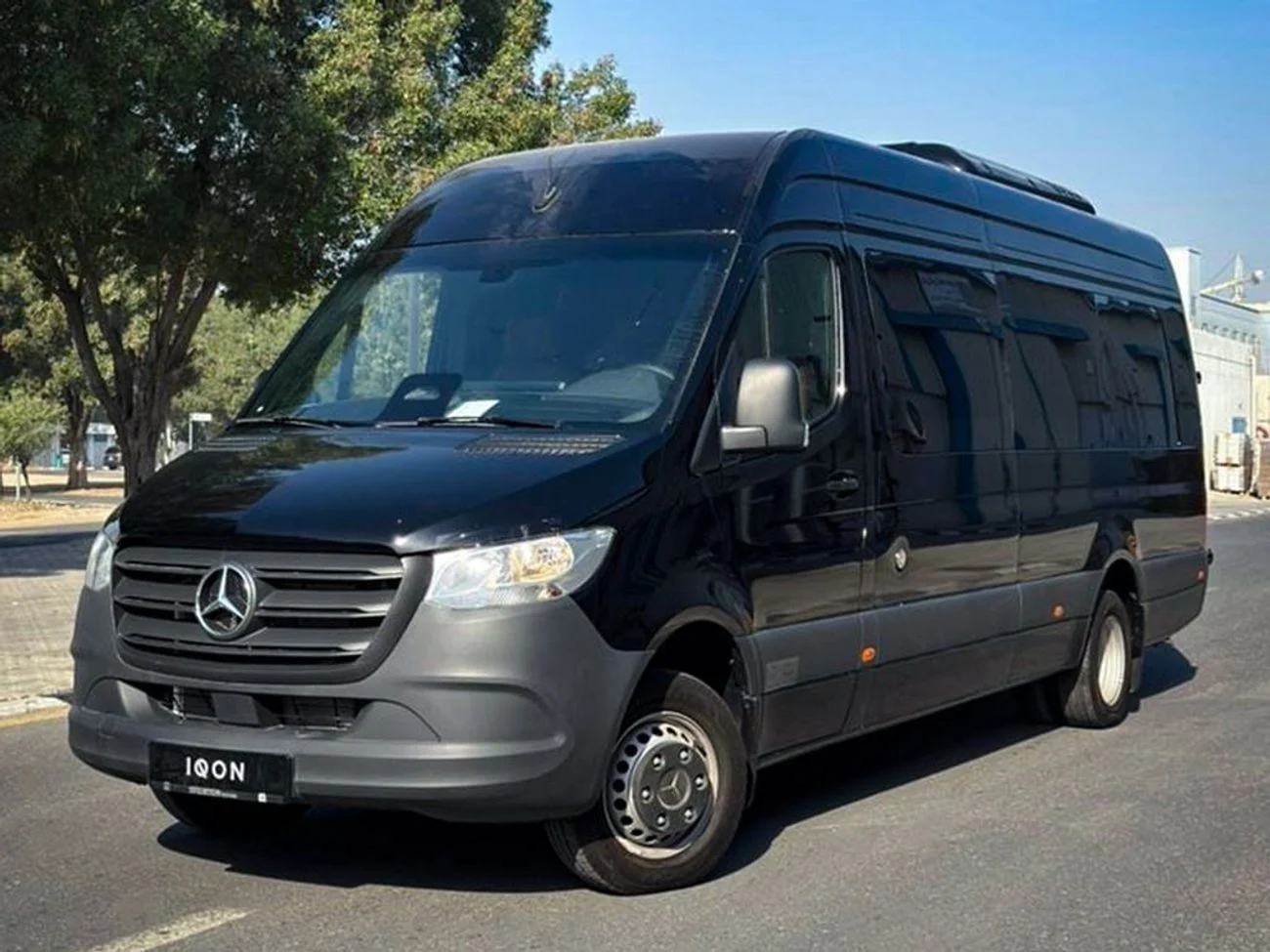 2025 Mercedes-Benz Sprinter, čierna, 50 km, dovoz SAE — foto 1