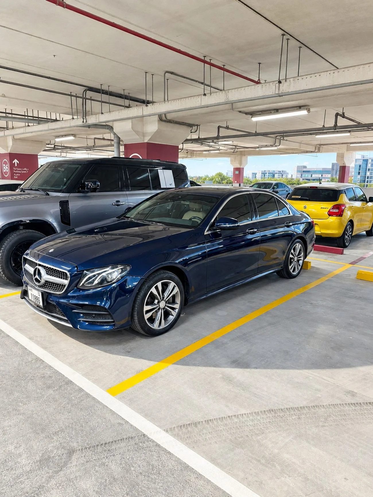 2017 Mercedes-Benz E300, modrá, 300 000 km, dovoz SAE — foto 1