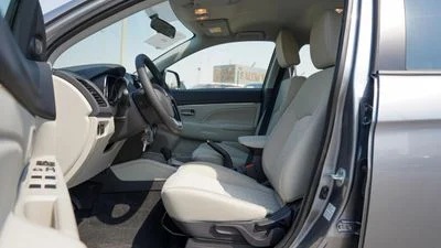 2026 Mitsubishi ASX MEDIUM LINE GLX, sivá, 0 km, dovoz SAE — foto 9 z 17