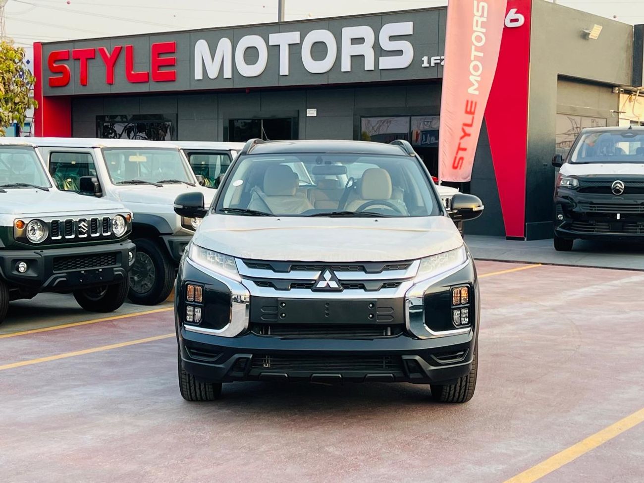 2026 Mitsubishi ASX MEDIUM LINE, čierna, 0 km, dovoz SAE — foto 1