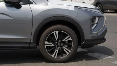 2026 Mitsubishi Eclipse Cross GLX HIGH LINE, sivá, 0 km, dovoz SAE — foto 8 z 17