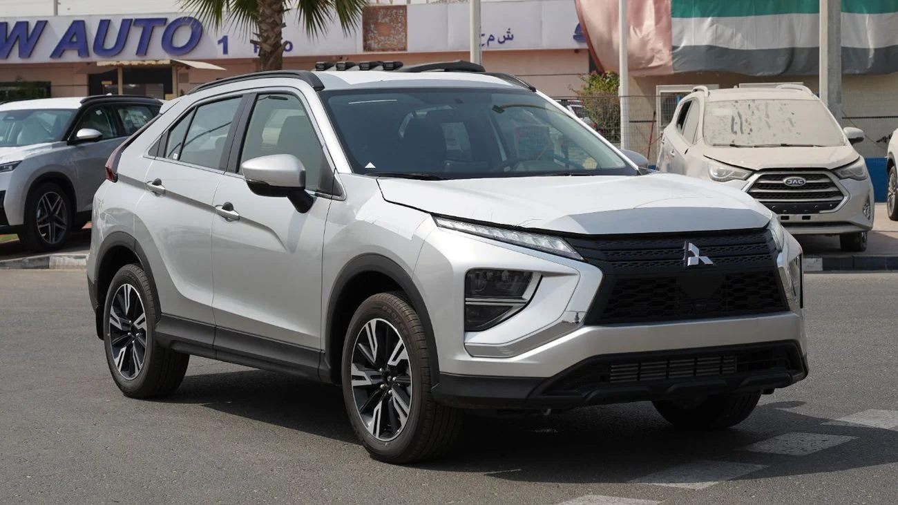 2026 Mitsubishi Eclipse Cross GLX HIGH LINE, strieborná, 0 km, dovoz SAE — foto 1