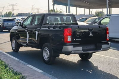 2027 Mitsubishi L200, čierna, 0 km, dovoz SAE — foto 6 z 27