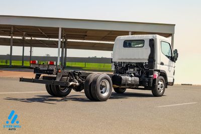 2026 Mitsubishi Canter STANDARD, biela, 0 km, dovoz SAE — foto 7 z 30