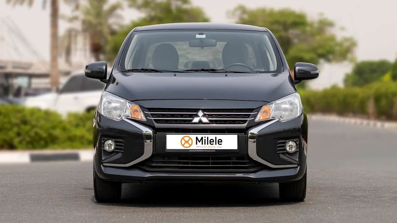 2024 Mitsubishi Attrage, čierna, 39 000 km, dovoz SAE — foto 1