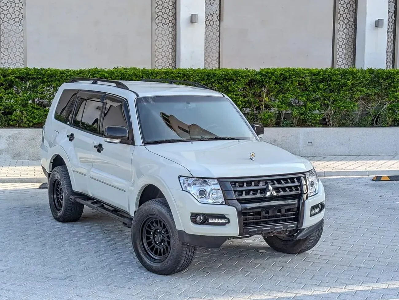 2020 Mitsubishi Pajero, biela, 43 487 km, dovoz SAE — foto 1