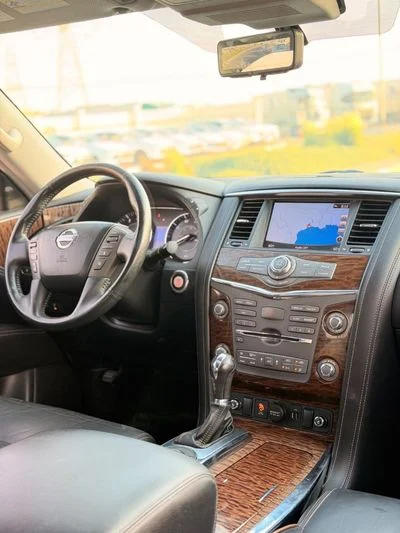 2018 Nissan Armada PLATINUM, strieborná, 131 585 km, dovoz SAE — foto 6 z 16