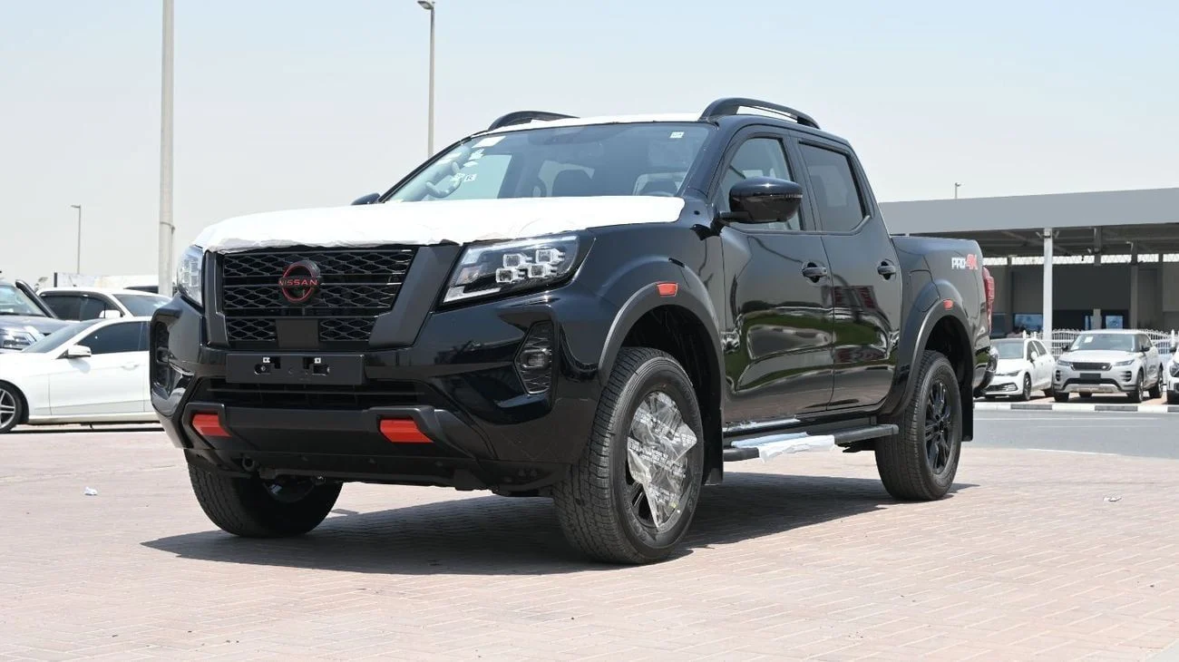 2025 Nissan Navara, čierna, 0 km, dovoz SAE — foto 1