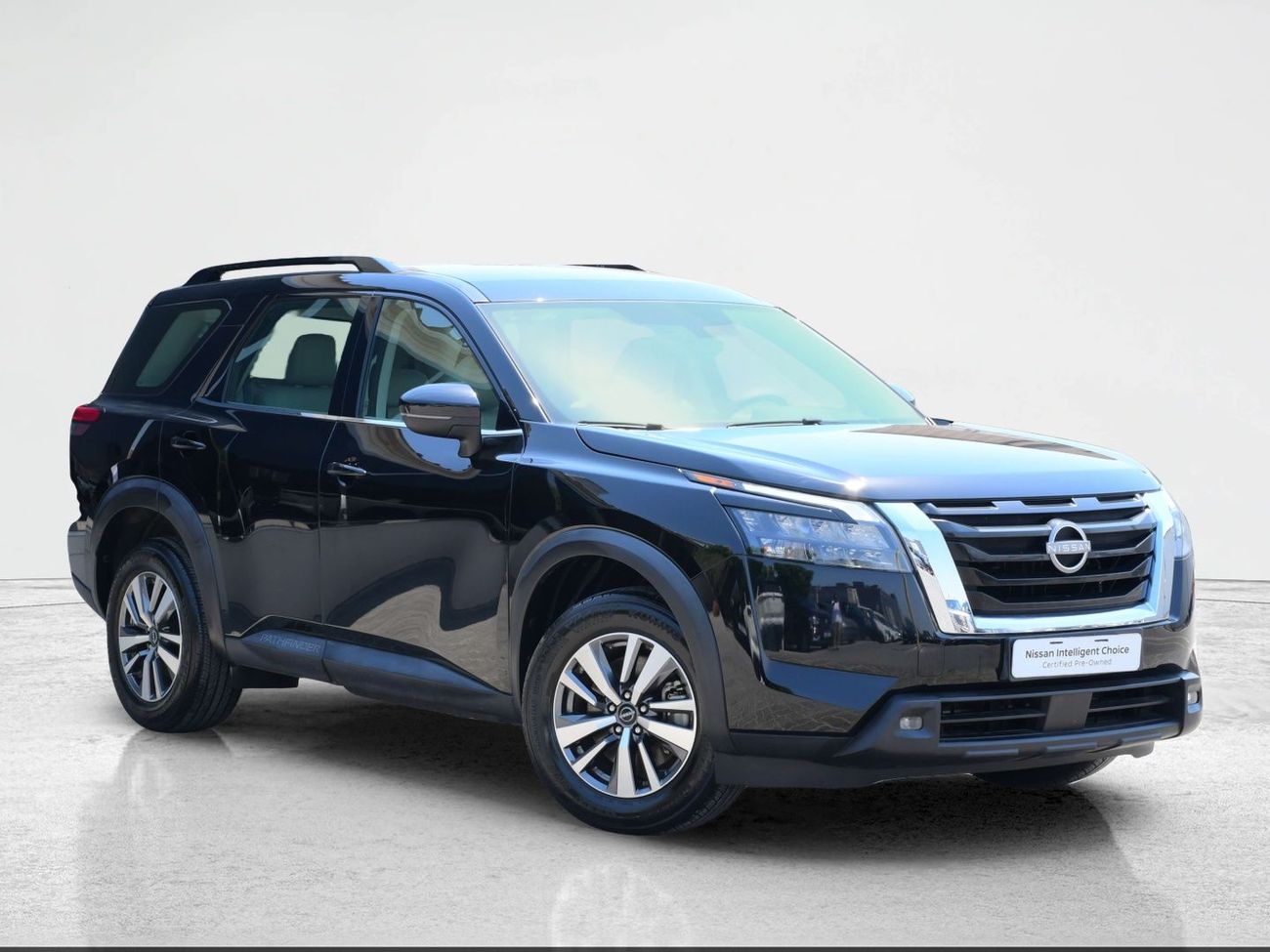 2024 Nissan Pathfinder, čierna, 26 849 km, dovoz SAE — foto 1