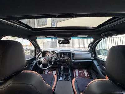 2022 Nissan Frontier PRO 4X, sivá, 110 000 km, dovoz SAE — foto 3 z 16