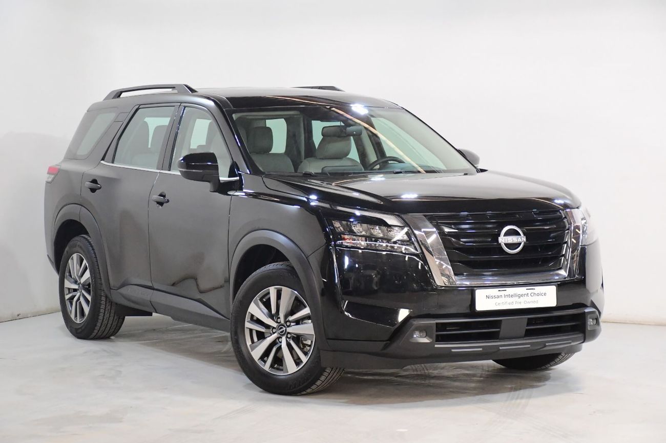 2025 Nissan Pathfinder, čierna, 25 982 km, dovoz SAE — foto 1