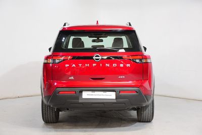 2024 Nissan Pathfinder, červená, 39 798 km, dovoz SAE — foto 11 z 11