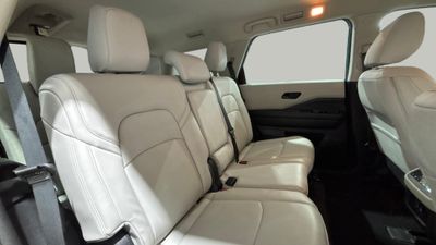 2024 Nissan Pathfinder, čierna, 19 052 km, dovoz SAE — foto 14 z 16