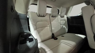 2024 Nissan Pathfinder, čierna, 19 052 km, dovoz SAE — foto 15 z 16
