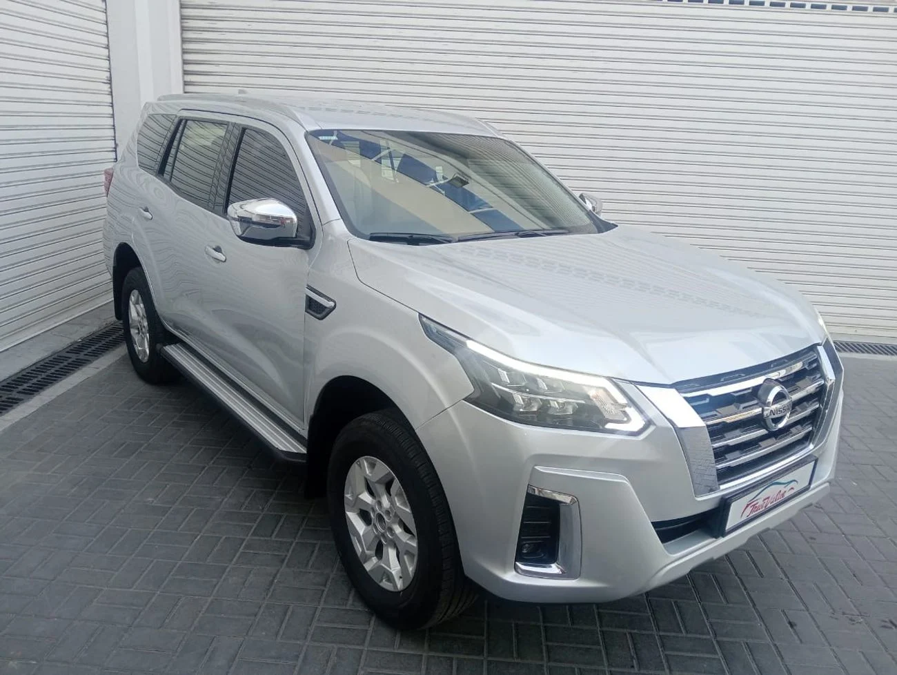 2022 Nissan X Terra TITANIUM, strieborná, 164 000 km, dovoz SAE — foto 1