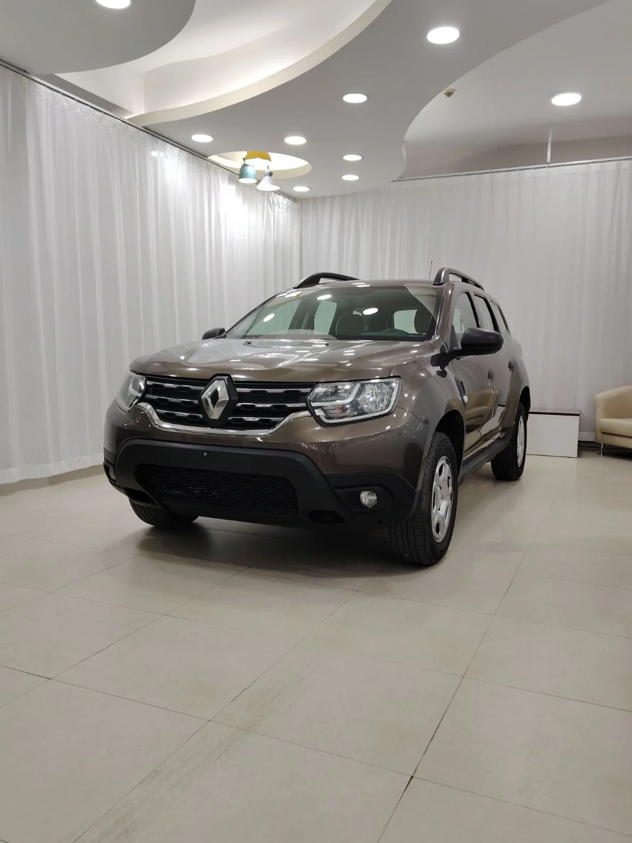 2020 Renault Duster PE, hnedá, 128 000 km, dovoz SAE — foto 1