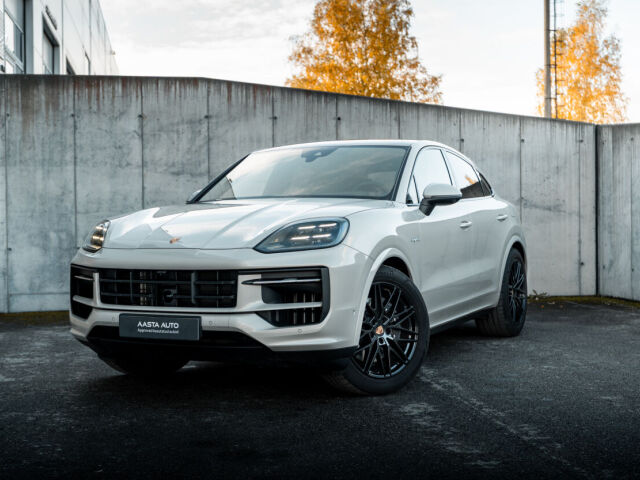 2025 Porsche Cayenne, Estónsko — foto 1
