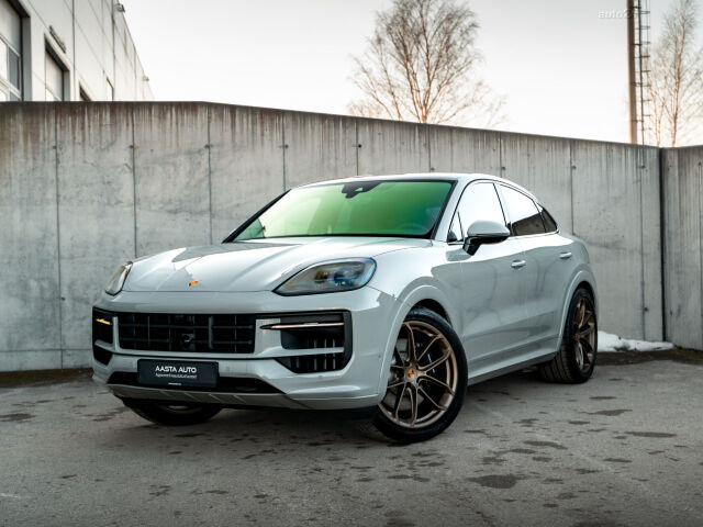 2026 Porsche Cayenne, Estónsko — foto 1