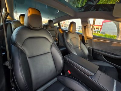 2024 Tesla Model 3 LONG RANGE, sivá, 140 000 km, dovoz SAE — foto 11 z 11