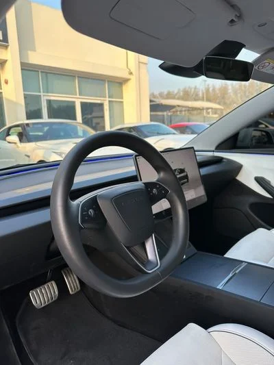 2024 Tesla Model 3 PERFORMANCE, biela, 69 000 km, dovoz SAE — foto 4 z 12