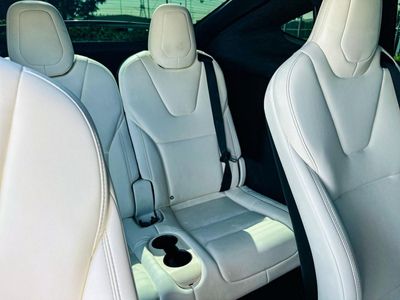 2020 Tesla Model X LONG RANGE, biela, 108 000 km, dovoz SAE — foto 10 z 11