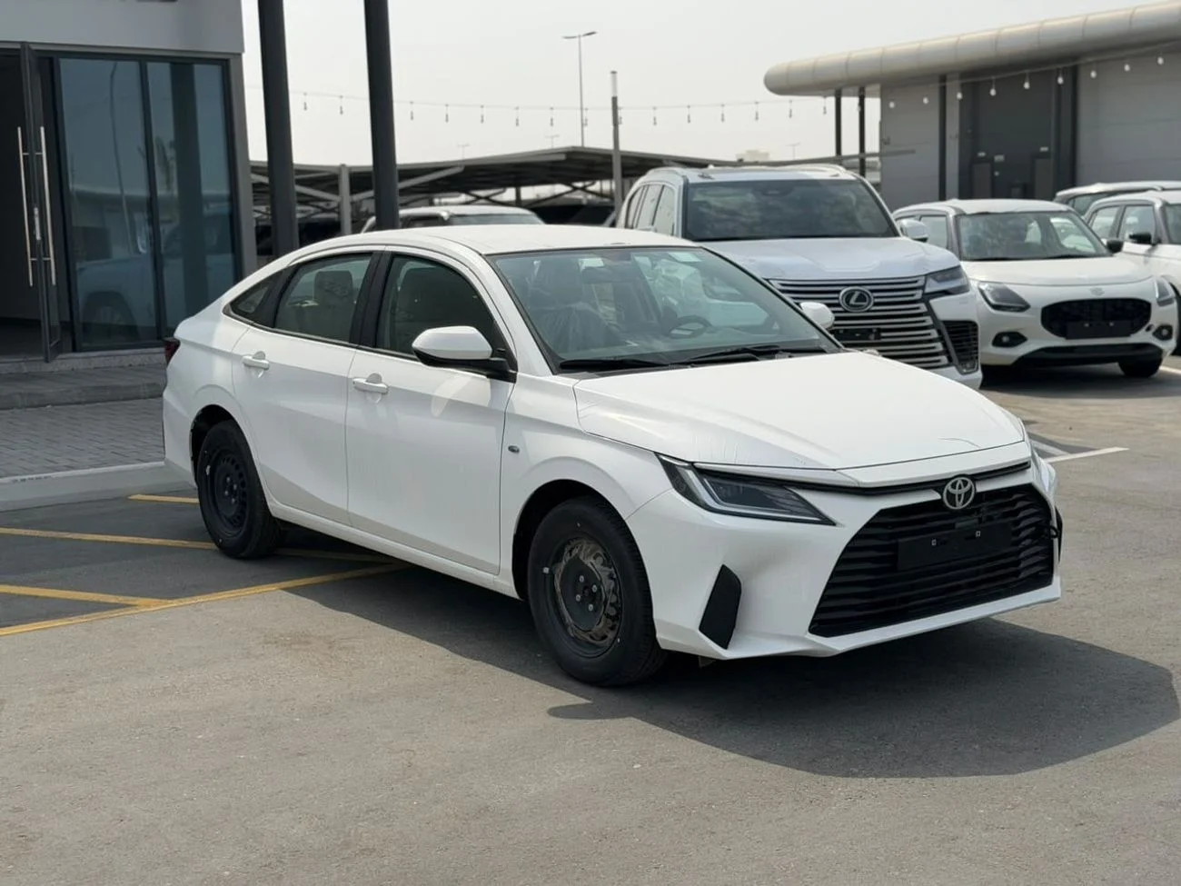 2026 Toyota Yaris E, biela, 0 km, dovoz SAE — foto 1