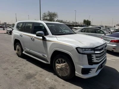 2026 Toyota Land Cruiser VXR, biela, 0 km, dovoz SAE — foto 2 z 23