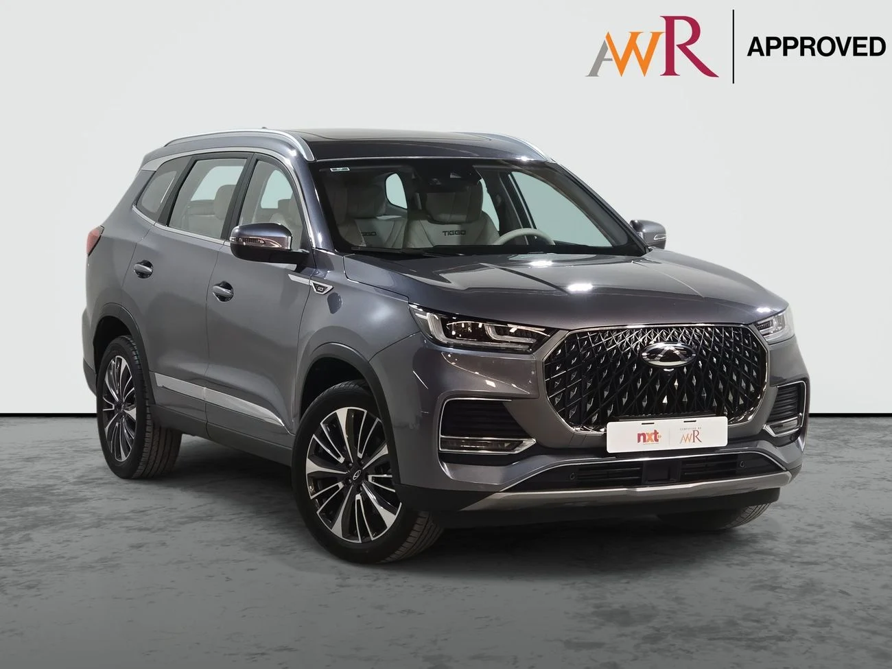 2025 Chery Tiggo 8 Pro Max LUXURY, sivá, 25 792 km, dovoz SAE — foto 1