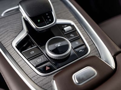 2025 Chery Tiggo 8 Pro FLAGSHIP, sivá, 31 950 km, dovoz SAE — foto 14 z 16