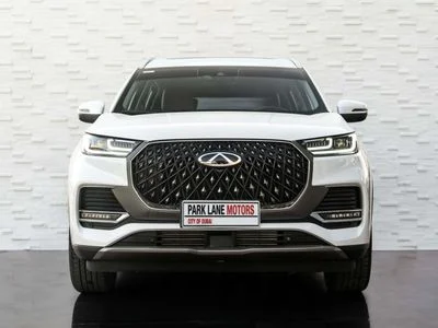 2025 Chery Tiggo 8 Pro FLAGSHIP, sivá, 31 950 km, dovoz SAE — foto 2 z 16