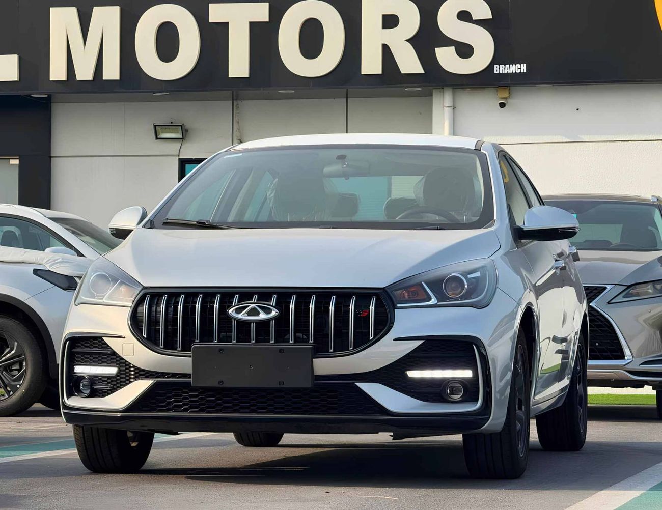 2026 Chery Arrizo 5 STD, strieborná, 0 km, dovoz SAE — foto 1