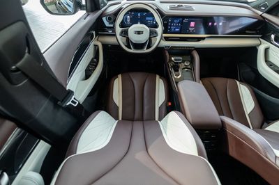 2024 Geely Monjaro GF PLUS, čierna, 51 000 km, dovoz SAE — foto 16 z 16