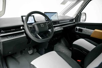 2025 Geely Farizon, biela, 0 km, dovoz SAE — foto 11 z 20