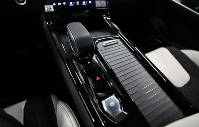 2026 Geely Cityray GF PLUS, strieborná, 0 km, dovoz SAE — foto 13 z 17