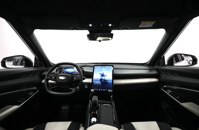 2026 Geely Cityray GF PLUS, strieborná, 0 km, dovoz SAE — foto 16 z 17
