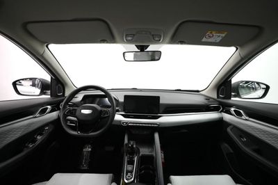 2027 Geely Coolray GF, biela, 0 km, dovoz SAE — foto 14 z 16
