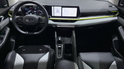 2025 Geely Coolray GL, biela, 22 256 km, dovoz SAE — foto 7 z 16
