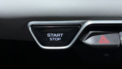 2026 Geely Coolray GL, sivá, 17 371 km, dovoz SAE — foto 12 z 16
