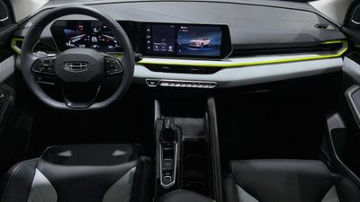2026 Geely Coolray GL, sivá, 17 371 km, dovoz SAE — foto 7 z 16