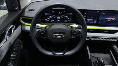 2026 Geely Coolray GL, sivá, 17 371 km, dovoz SAE — foto 8 z 16